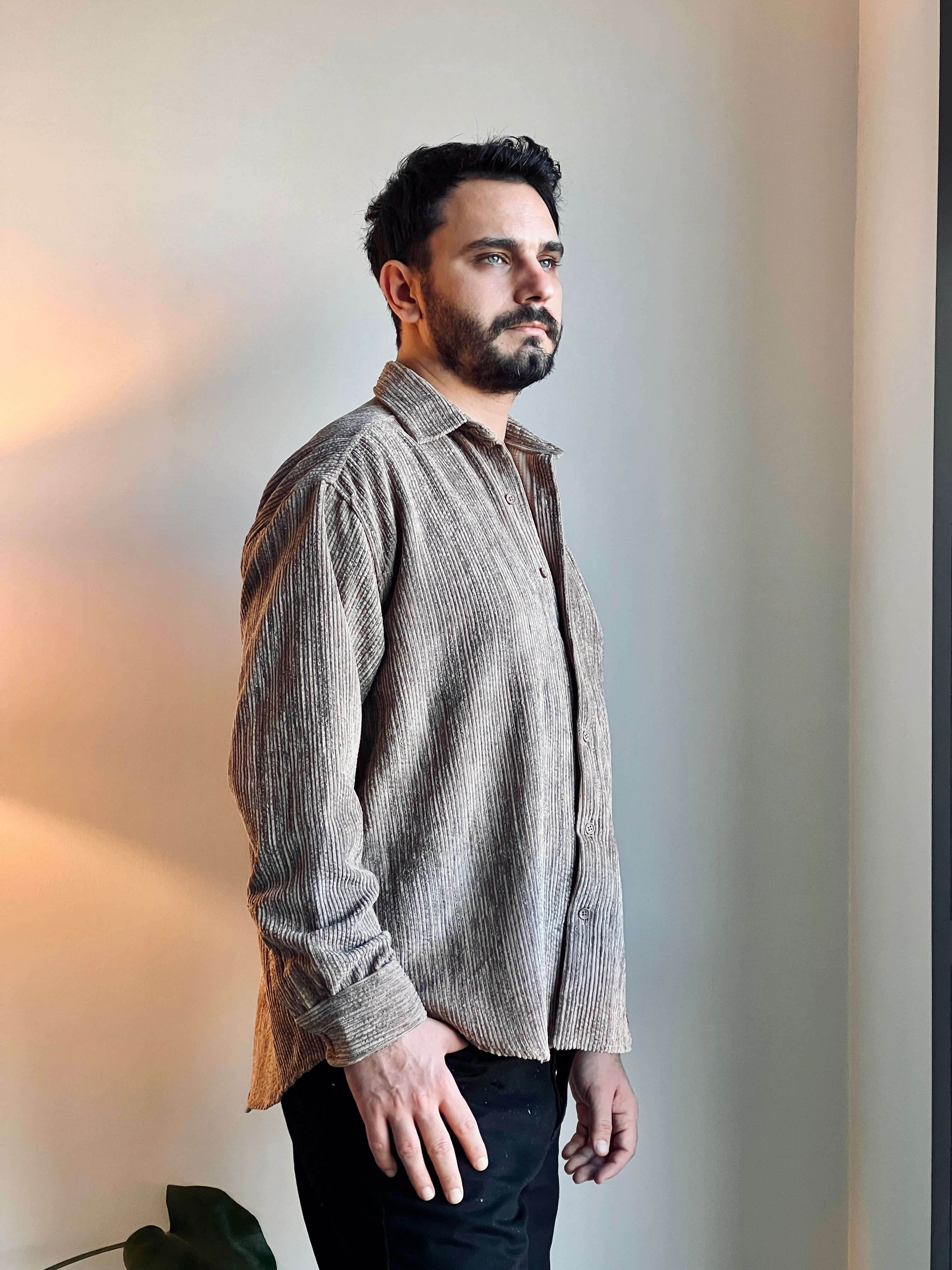 OVERSIZE EFEKTLİ KADİFE GÖMLEK BEJ