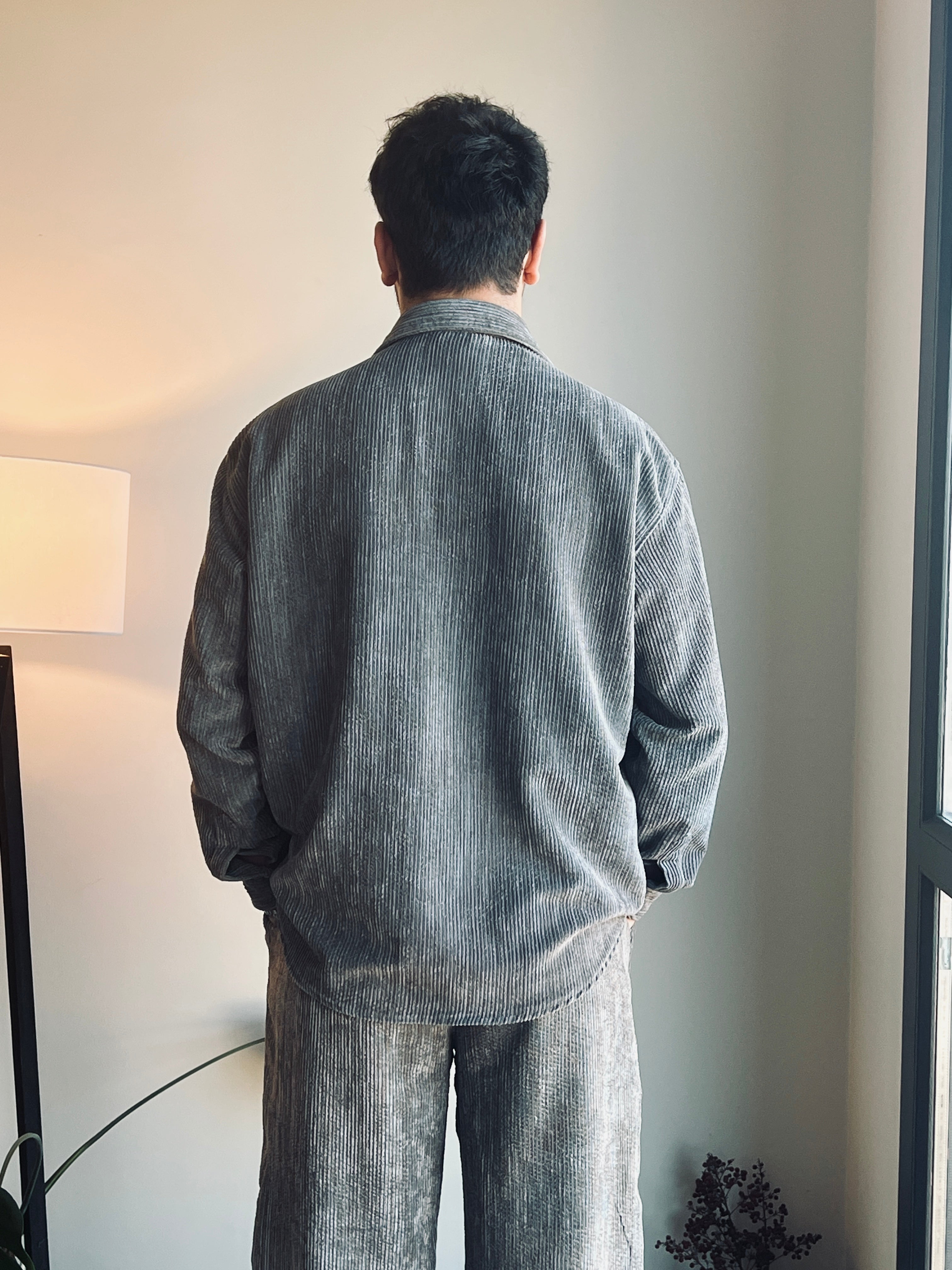 OVERSIZE EFEKTLİ KADİFE GÖMLEK ANTRASİT