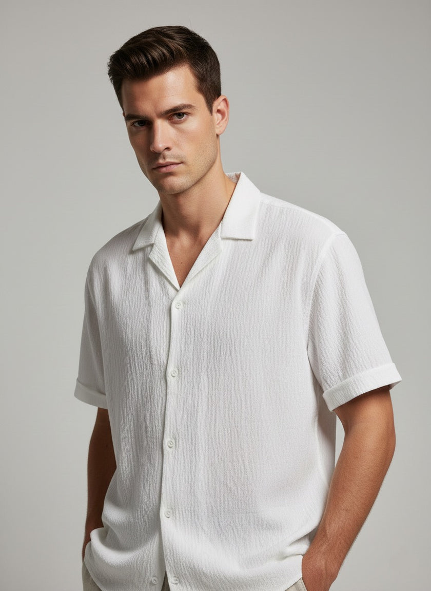 Erkek Beyaz Dokulu Kısa Kollu Gömlek - Modern Apaş Yaka & Relax Fit