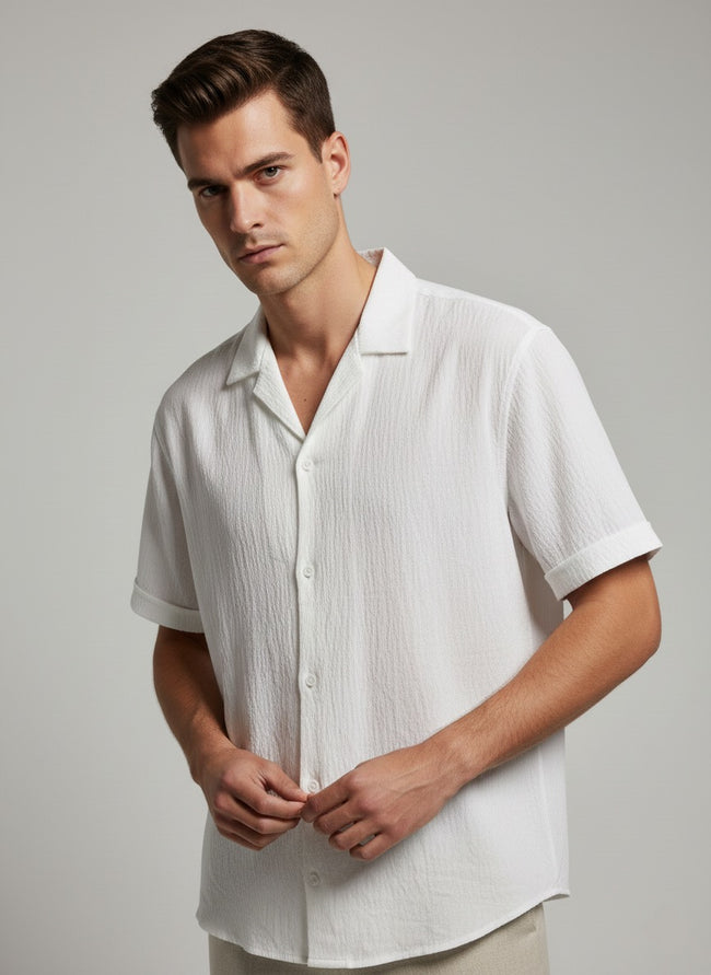 Erkek Beyaz Dokulu Kısa Kollu Gömlek - Modern Apaş Yaka & Relax Fit
