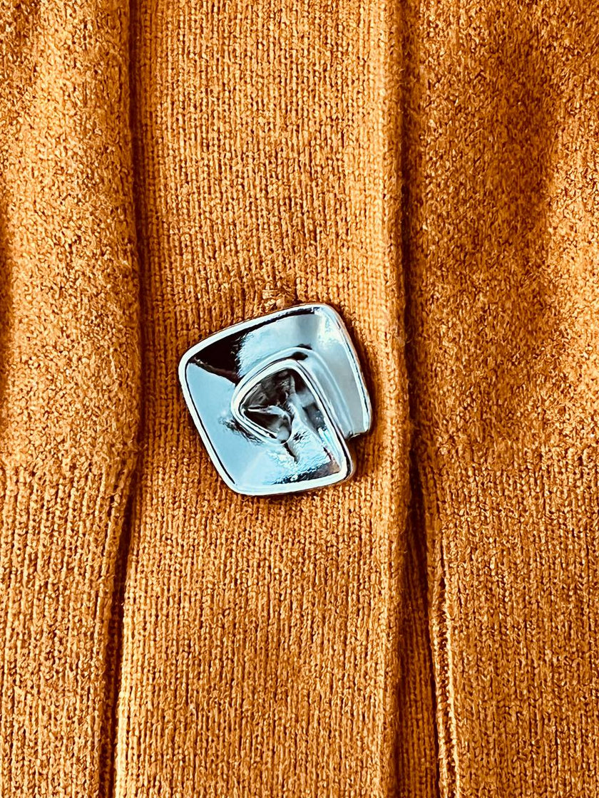 Taba Rengi Kroşe Kesim Balon Kol Gümüş Metal Düğme Detaylı Yumuşacık Triko Hırka