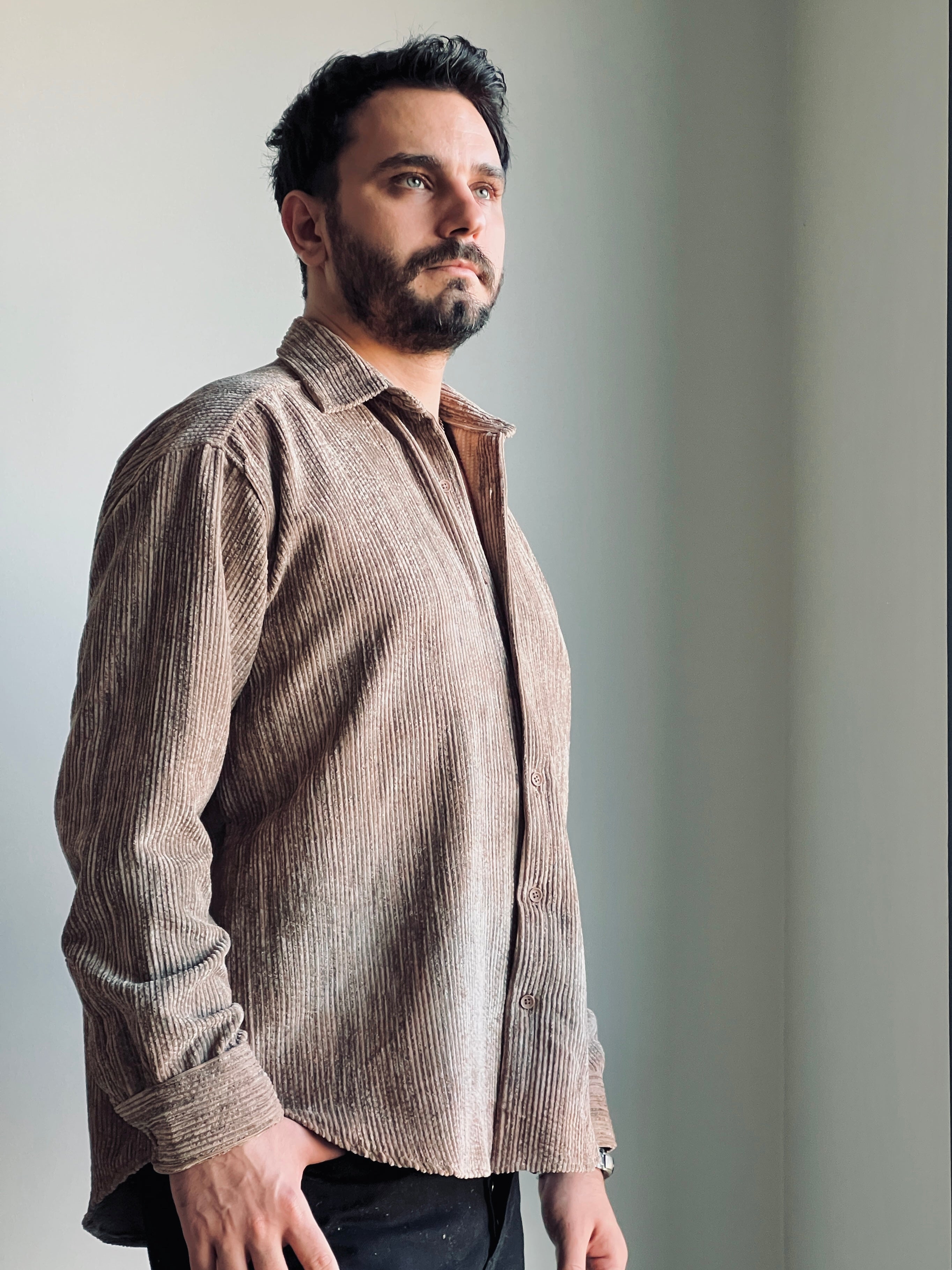 OVERSIZE EFEKTLİ KADİFE GÖMLEK BEJ