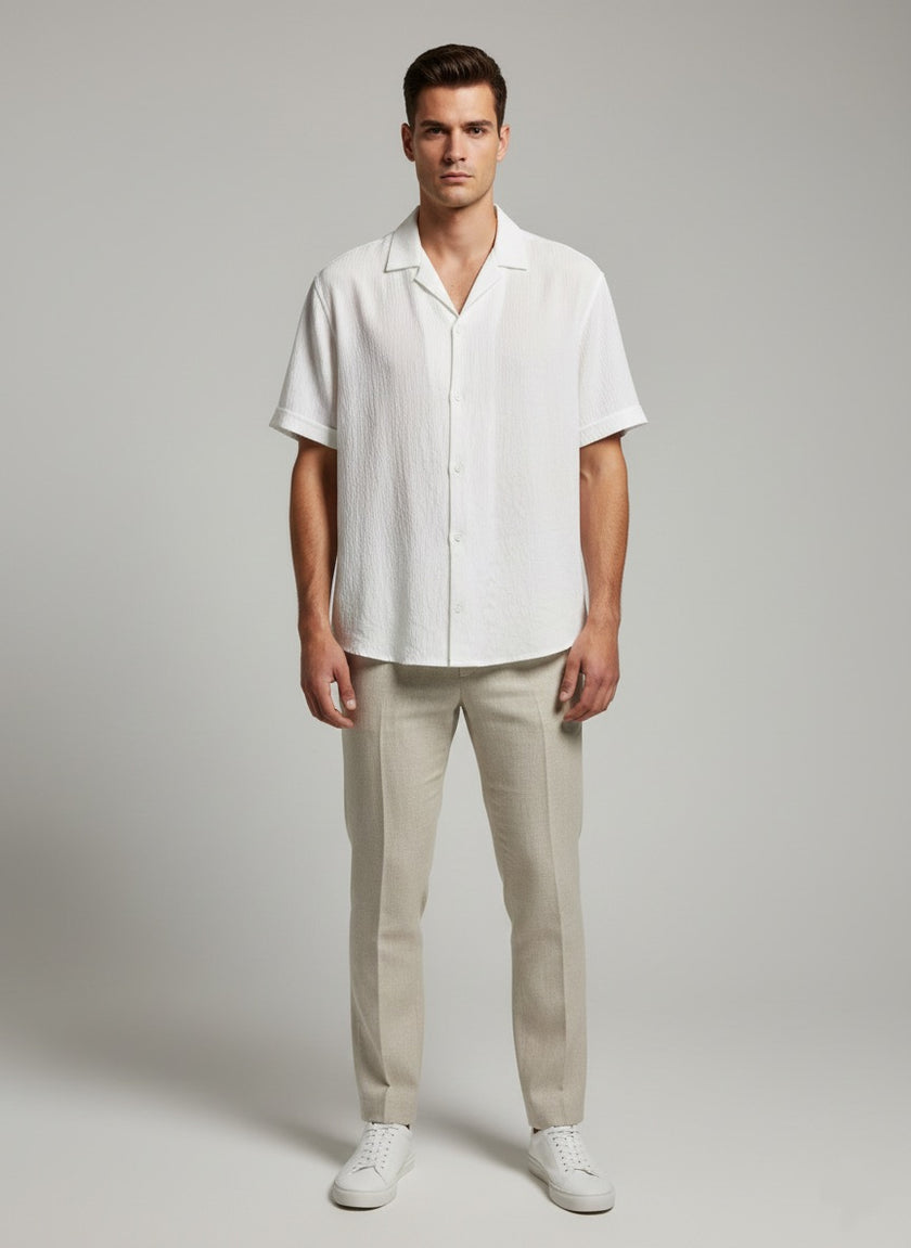 Erkek Beyaz Dokulu Kısa Kollu Gömlek - Modern Apaş Yaka & Relax Fit