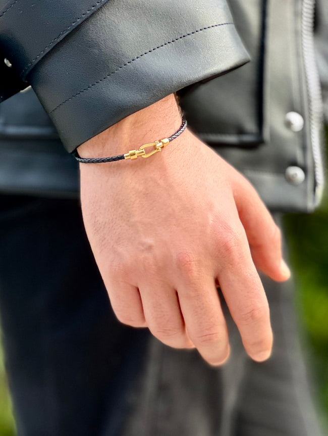 Siyah Örgü Deri ve  Çelik At Nalı Detaylı Erkek Bileklik