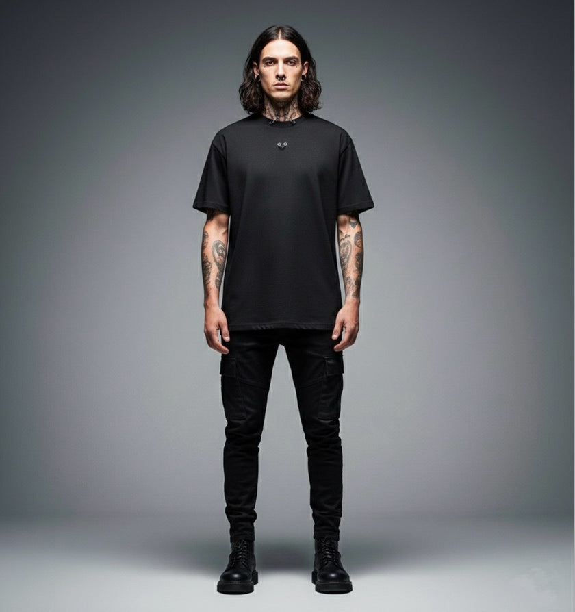 Piercing Detaylı Yıkamalı Siyah Oversize Erkek Tişört