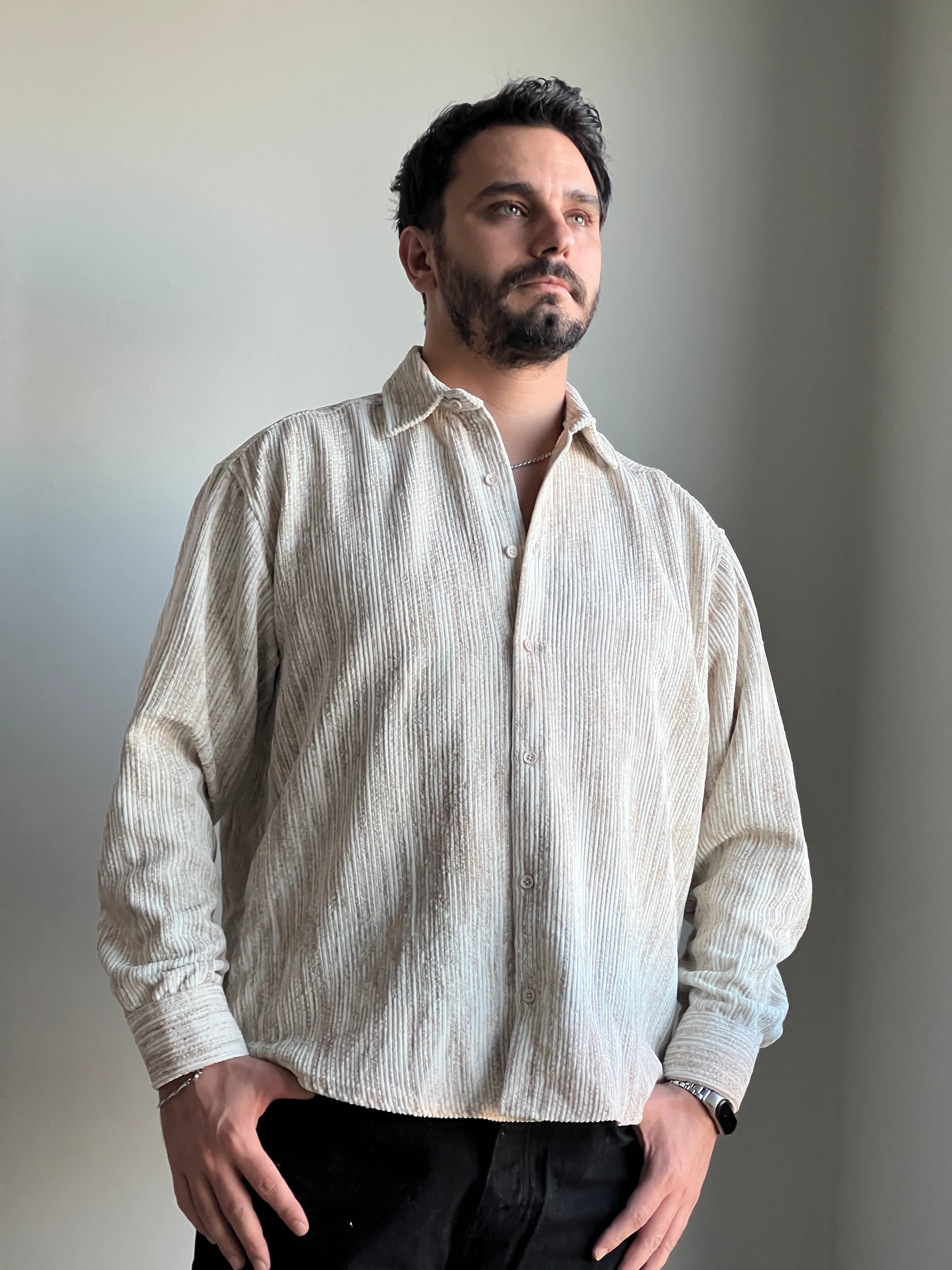 OVERSIZE EFEKTLİ KADİFE GÖMLEK KREM