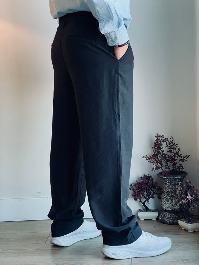 Yıkamalı Siyah Modal Pantolon - Mat Görünüm & Relax Fit