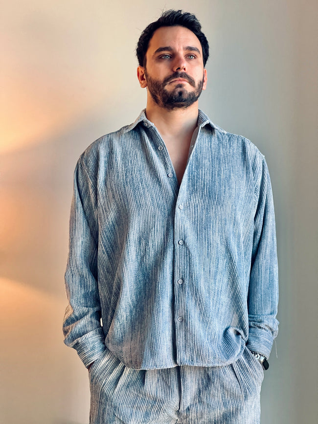 OVERSIZE EFEKTLİ KADİFE GÖMLEK Gri (Mavi Efektli)