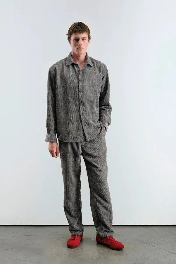 OVERSIZE EFEKTLİ KADİFE GÖMLEK