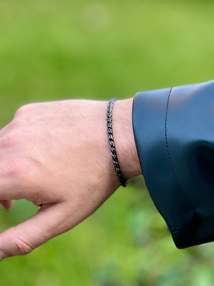 Thin Rope / Twist Chain Black Color Minimalist Men's Bracelet
