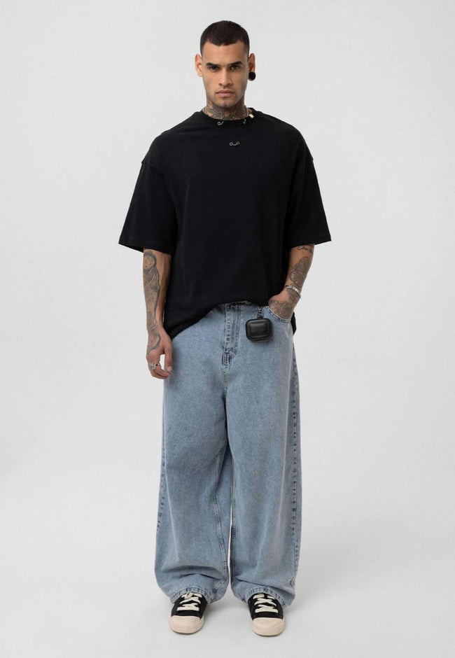 Piercing Detaylı Yıkamalı Siyah Oversize Erkek Tişört