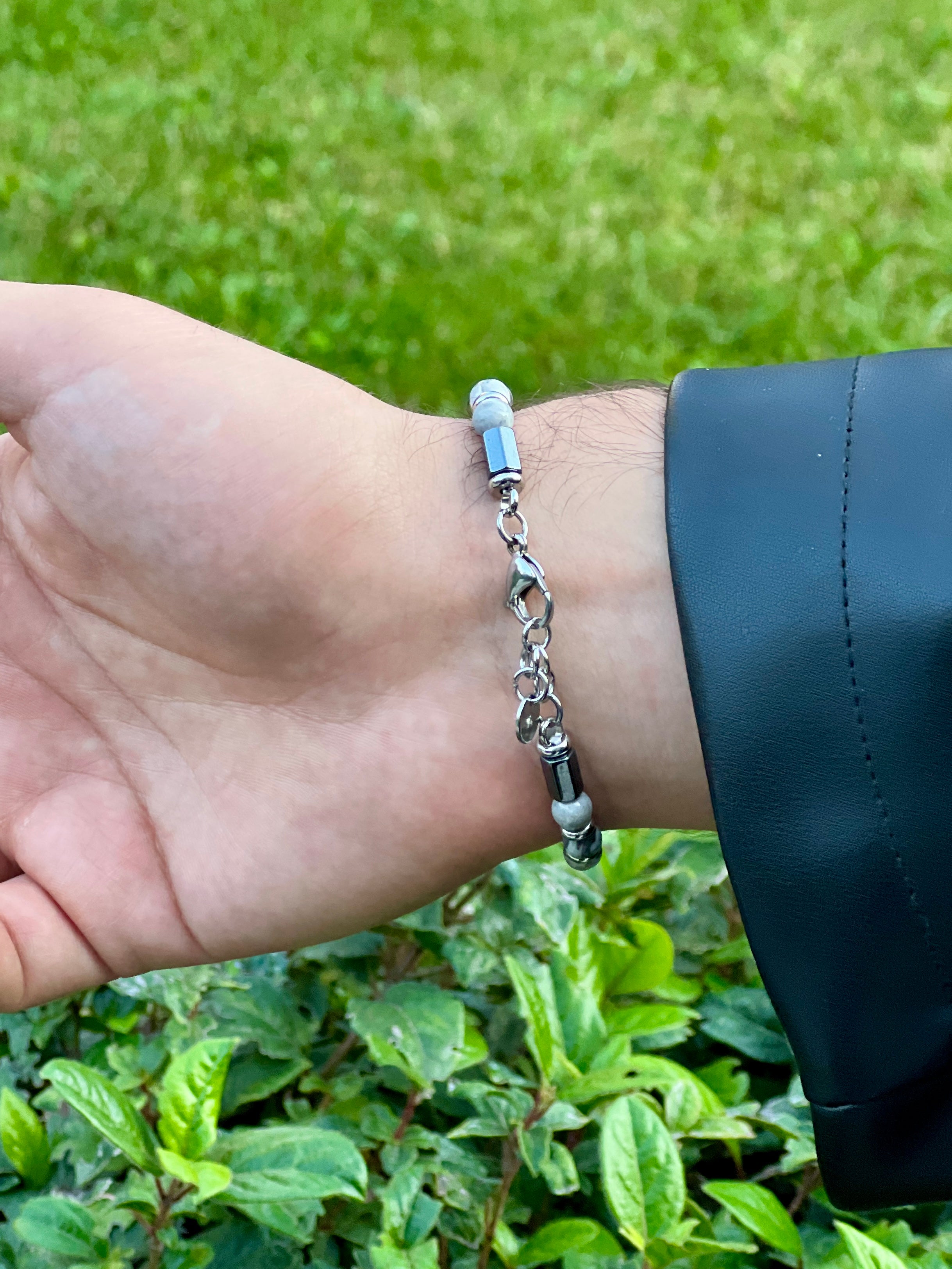 Volkanik Lav Taşı ve Metal Silindir Boncuklu Ayarlanabilir Erkek Bileklik