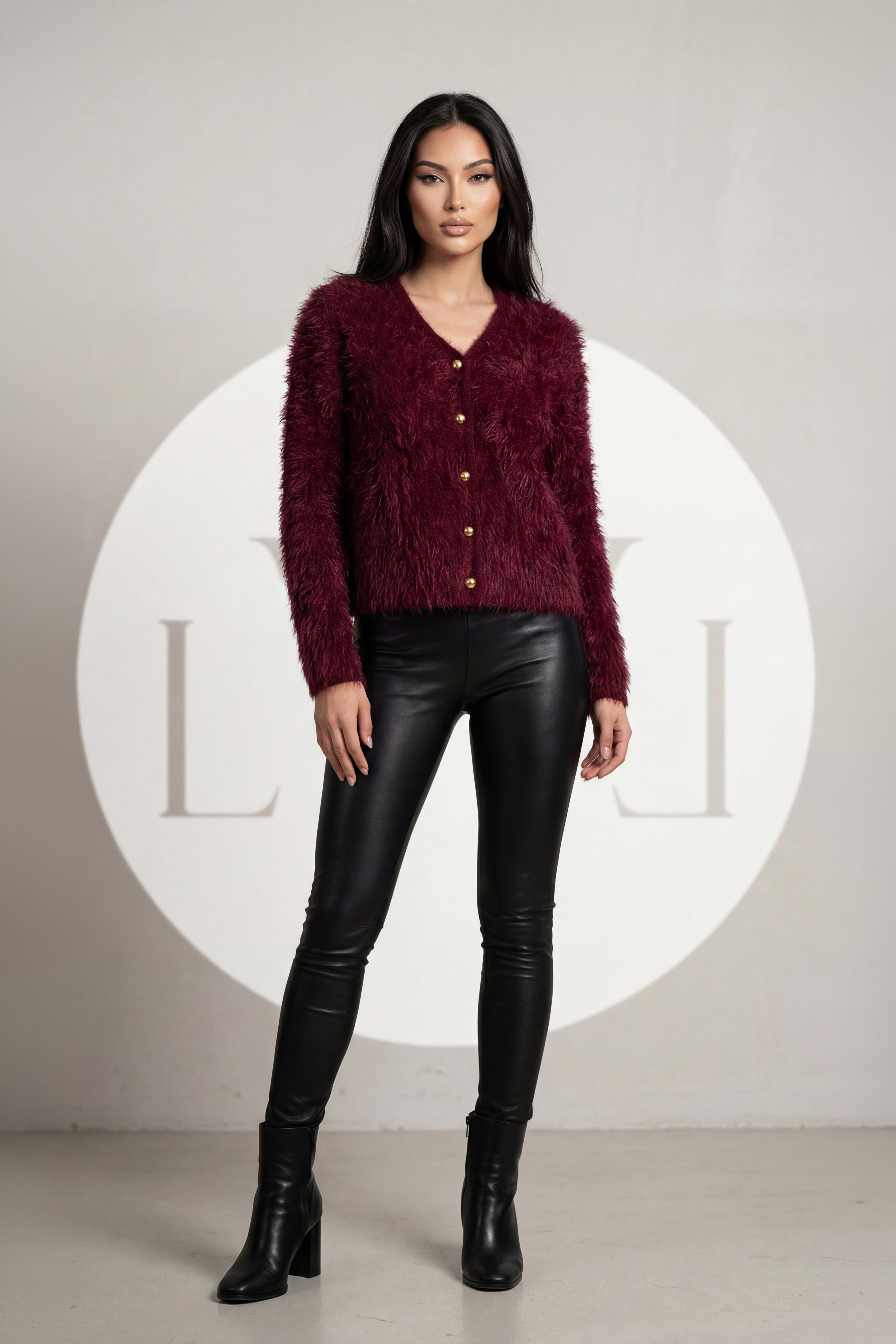 Tüylü Doku V Yaka Gold Düğmeli Örme Triko Hırka