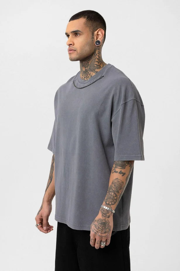 Zincir Kolye Detaylı Yıkamalı Oversize Tişört