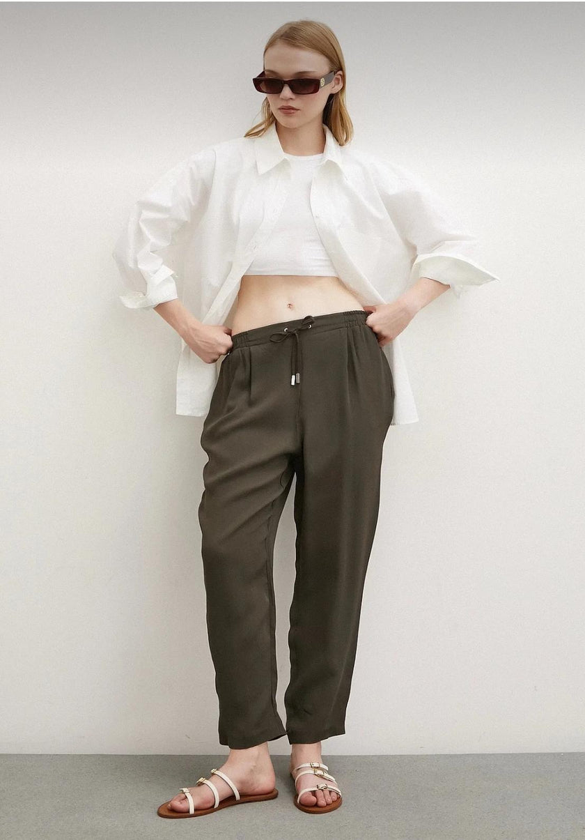 Haki Lastik Belli İp Detaylı Dökümlü Rahat Kesim Pantolon