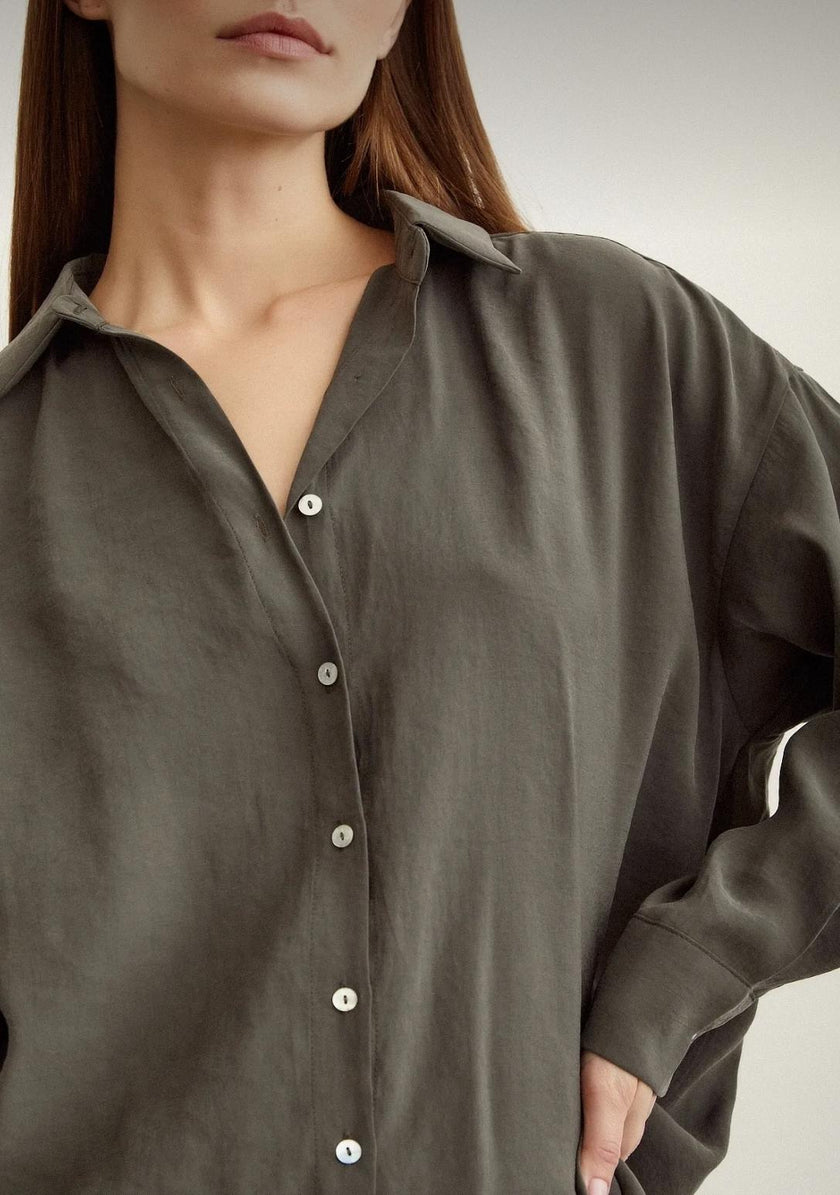 Modal V Yaka Haki Klasik Gömlek