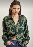 Saten Yaprak Desenli Yeşil Gofreli Kadın Gömlek
