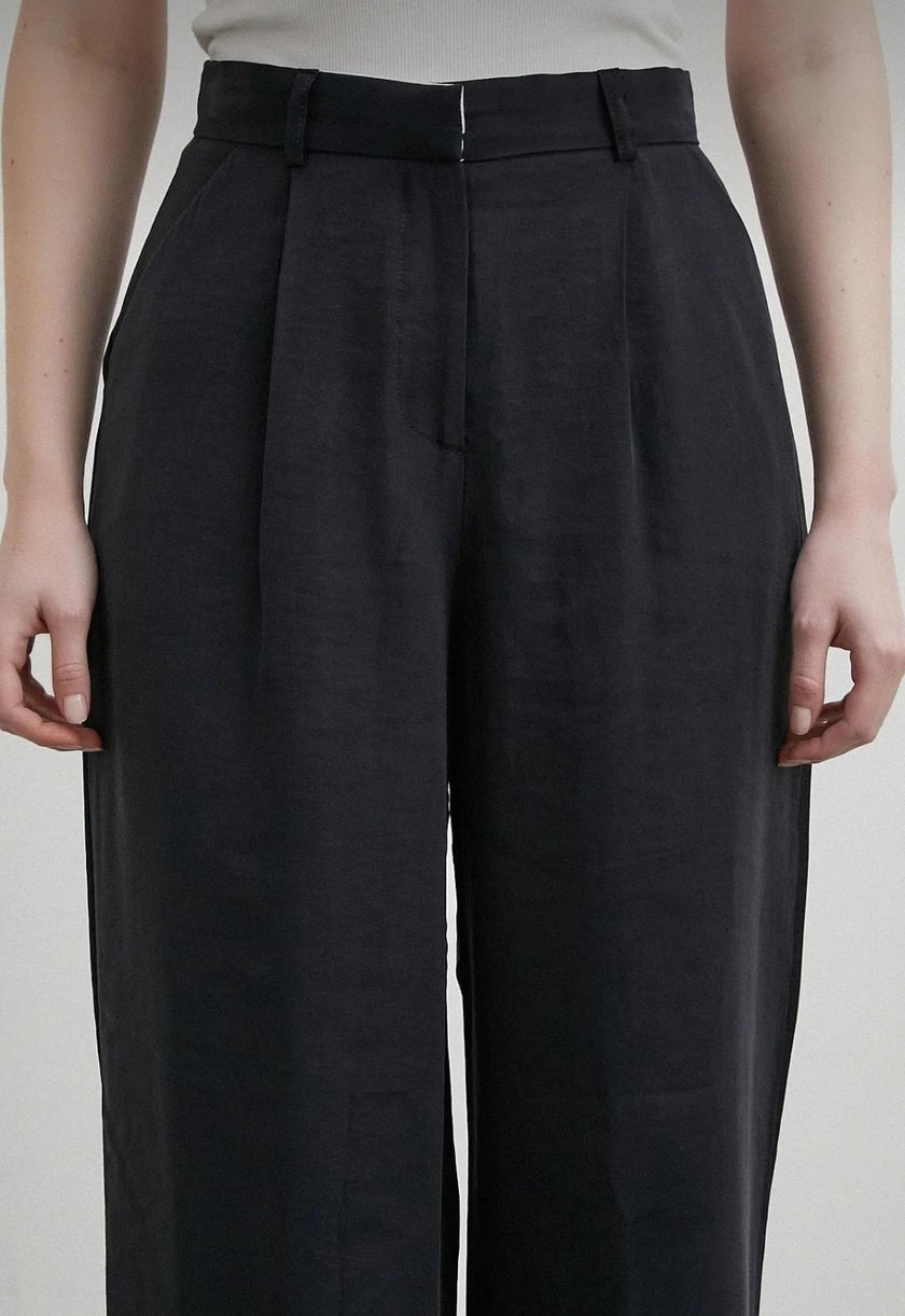 Yüksek Bel Pileli Siyah Bol Paça Wide Leg Kadın Kumaş Pantolon